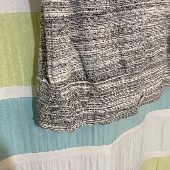 Three Dots Heathered V-Neck Top Silk Trim Sz Large - Picture 8 of 9